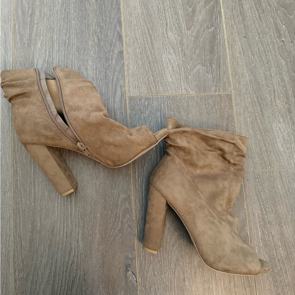 Tan Heels